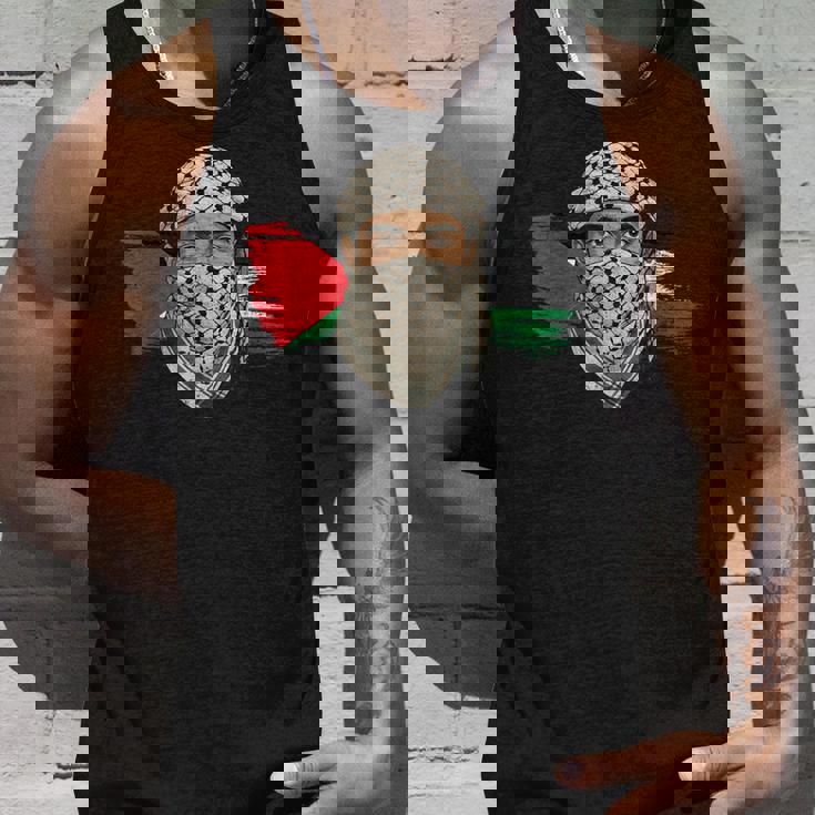 Keffiyehスカーフのパレスチナの若い男 パレスチナサポーター タンクトップ 彼への贈り物