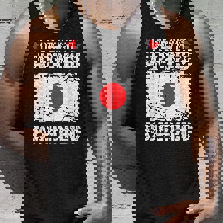 I Love My Hot Japanese Boyfriend Couple Japan Flag タンクトップ 彼への贈り物