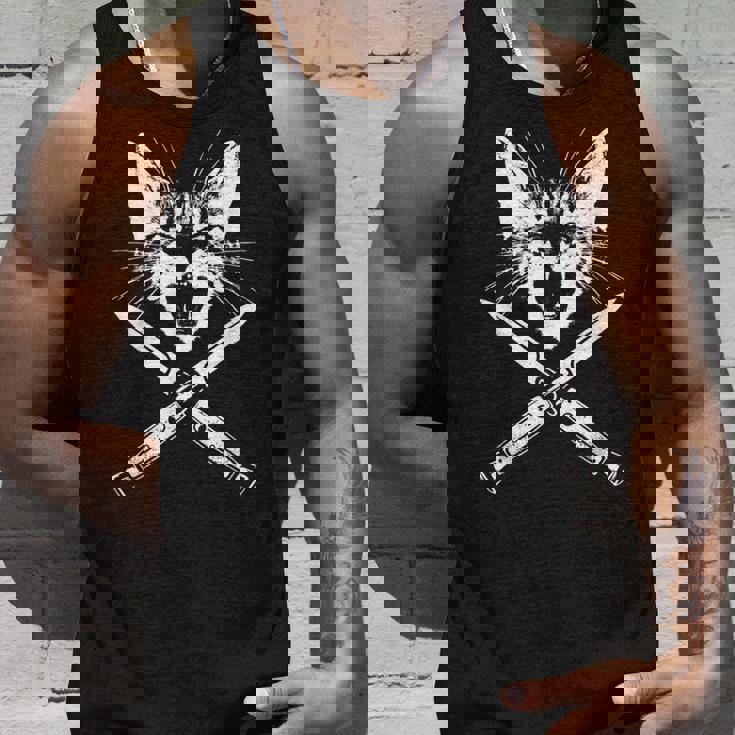 Hissing Cat With Crossedwitchblade Knives Kitten Claws タンクトップ 彼への贈り物