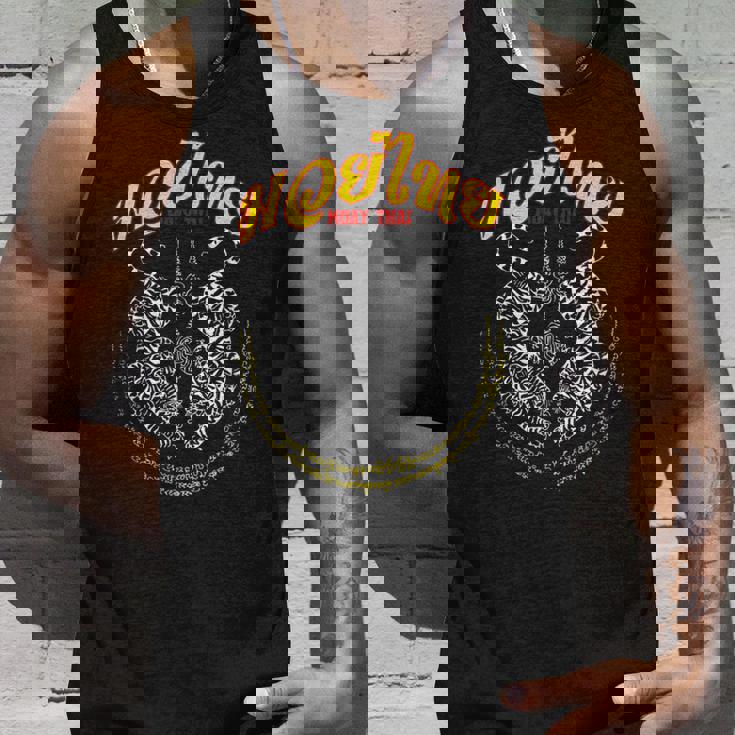 Suea Kooak Yant Thai Kickboxing Twin Tiger Muay Thai タンクトップ 彼への贈り物