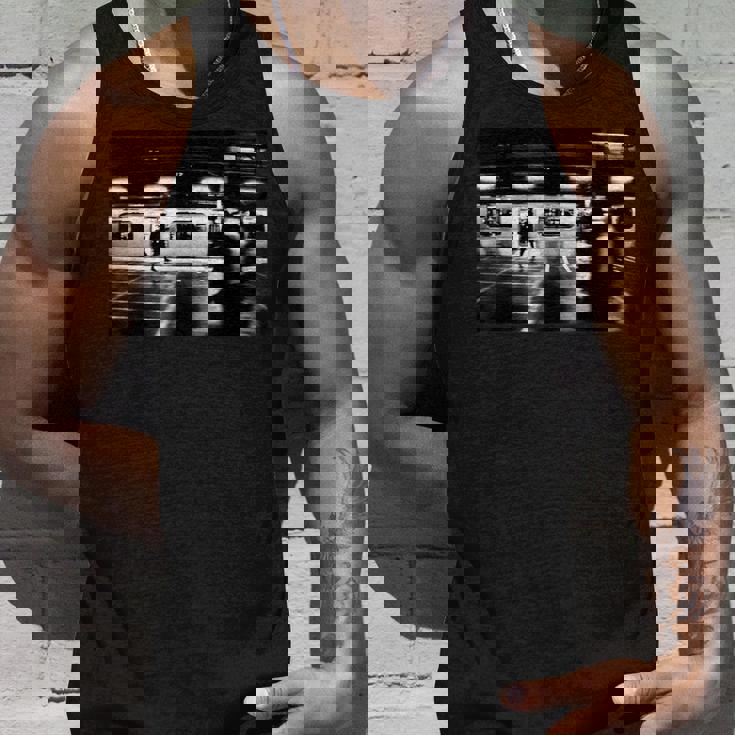 Urban Motion Monochrometreet Photography タンクトップ 彼への贈り物