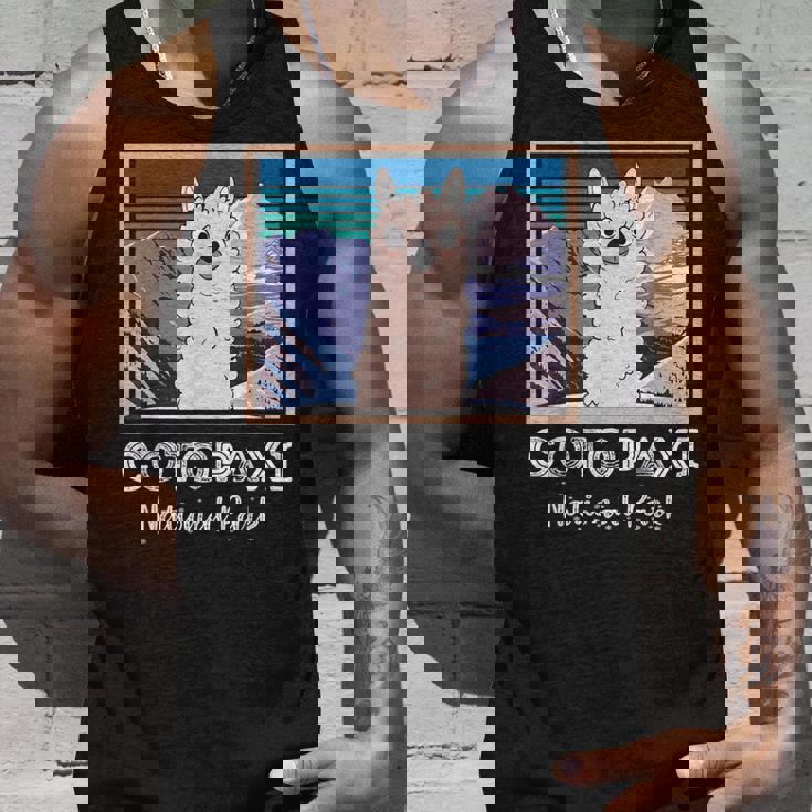 エクアドル山脈コトパクシ国立公園のかわいいラマ タンクトップ 彼への贈り物