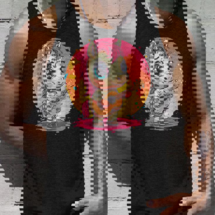 ギターを持った愛らしいポニー タンクトップ 彼への贈り物