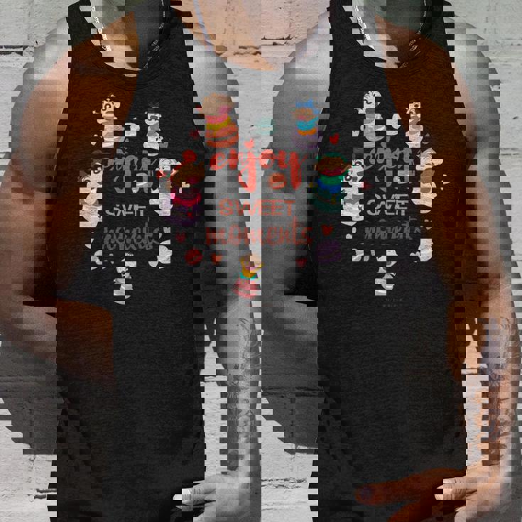 クレヨンしんちゃん かすかべ防衛隊とマカロンしんちゃんのティータイム 長袖tシャツ タンクトップ 彼への贈り物