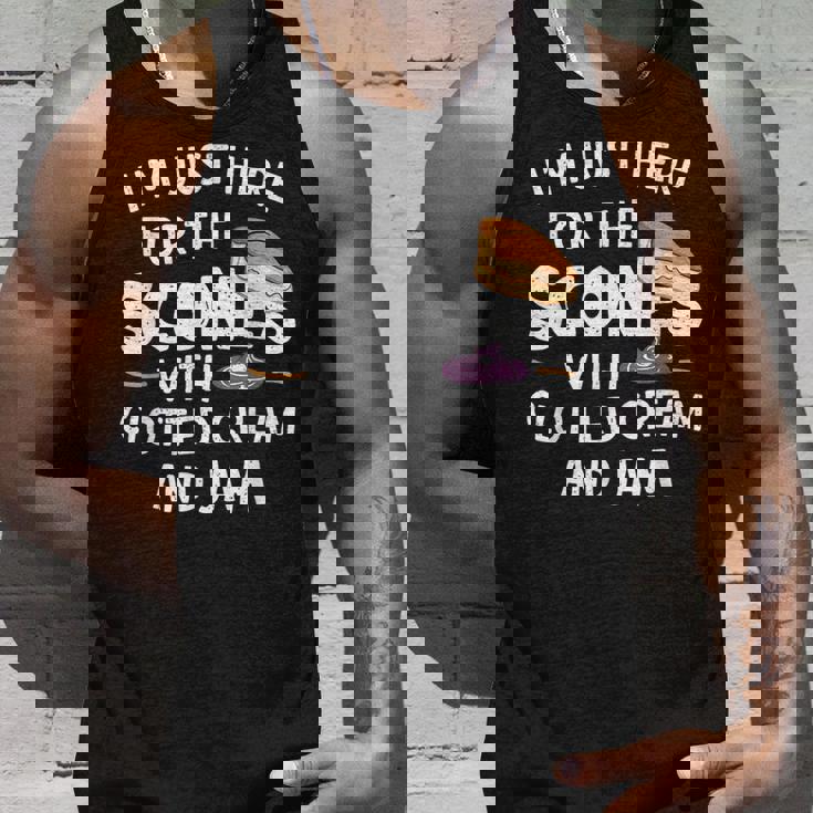 クロテッドクリームとジャムの入ったスコーンを食べに来ただけだよ タンクトップ 彼への贈り物