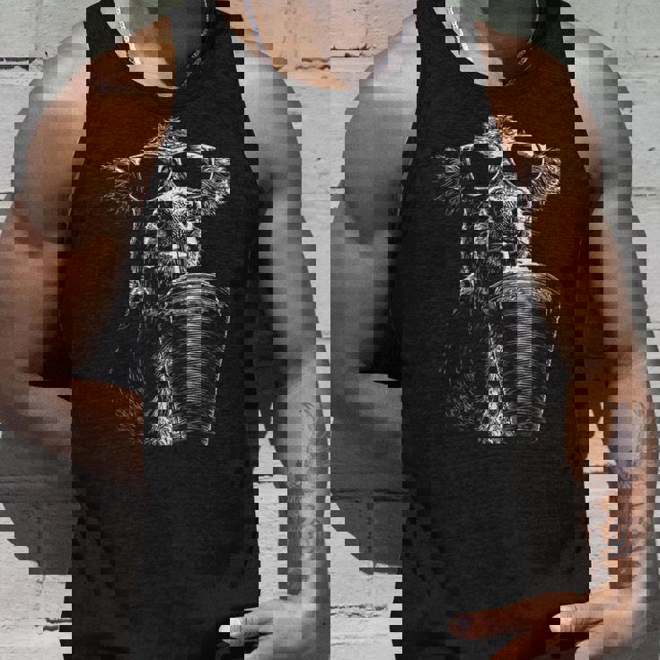 クール 牛 飲む アイスコーヒー 面白い 動物 ミーム Y2k グランジ タンクトップ 彼への贈り物