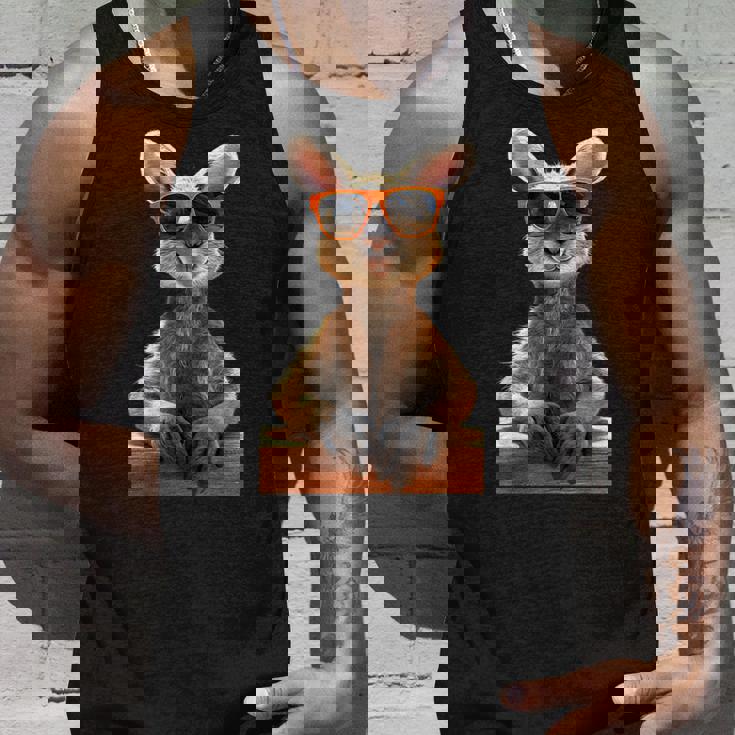 サングラスをかけたカンガルー オーストラリア アウトバック かわいい カンガルー タンクトップ 彼への贈り物