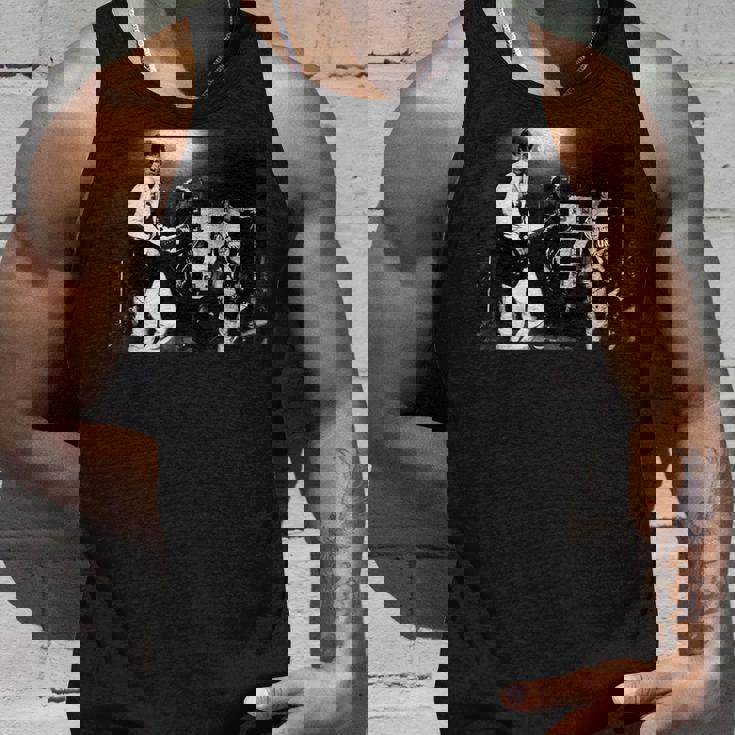 ザ・クラッシュ・アイ・ファイト・ザ・ロー・ホワイト・ライオット・ツアー タンクトップ 彼への贈り物