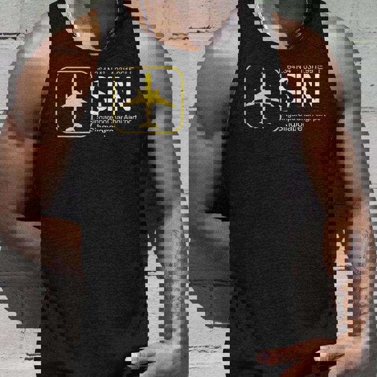 シンガポール・チャンギ国際空港航空フライトクルー。 タンクトップ 彼への贈り物