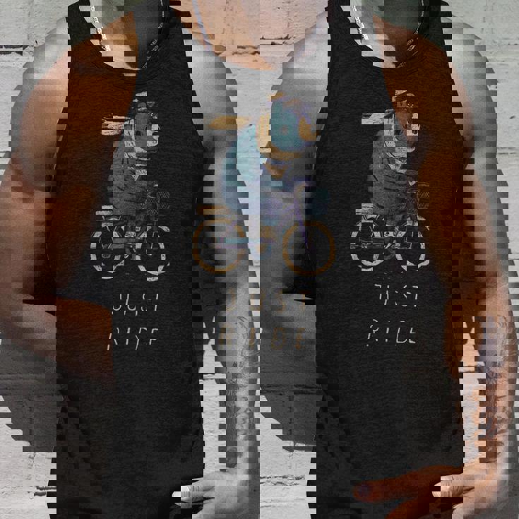 ジャストライド バイクティー。自転車用ティーの上のかわいい熊 タンクトップ 彼への贈り物