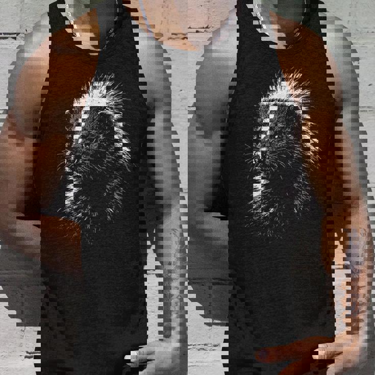 スカンクの肖像画 黒と白の動物愛好家 タンクトップ 彼への贈り物