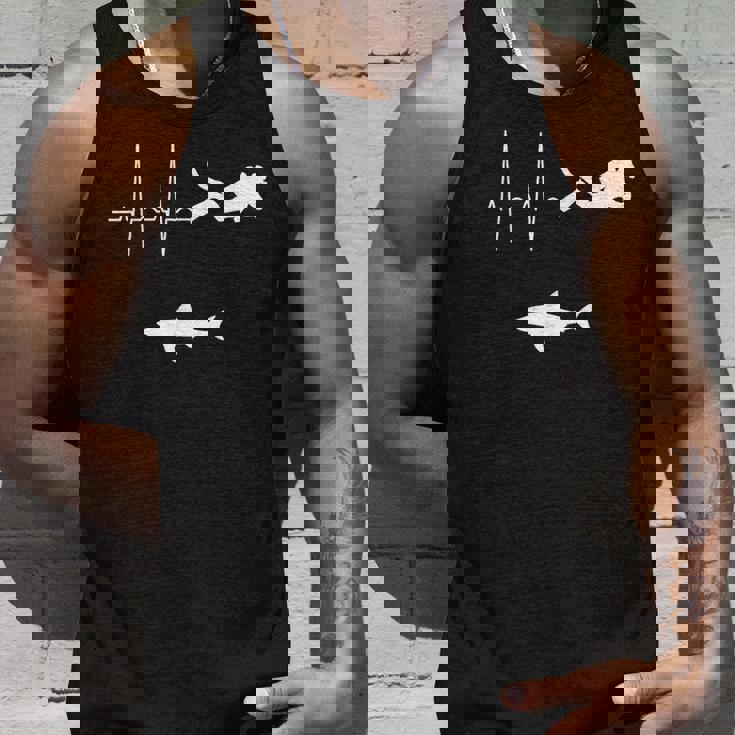 スキューバダイビングハートビート水中サメダイバー タンクトップ 彼への贈り物