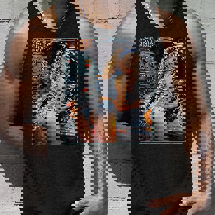 セクシーガールグラフィックtシャツ セクシーなブロンドメカニックピンナップガール タンクトップ 彼への贈り物