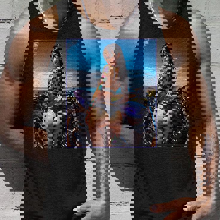 セクシーガールグラフィックtシャツ セクシーなラティーナガール&バイクビーチ。 長袖tシャツ タンクトップ 彼への贈り物