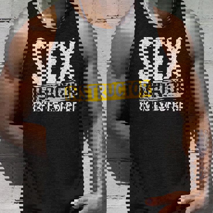 セックスインストラクター 初めてのレッスン 自由恋愛 セックス教師 タンクトップ 彼への贈り物