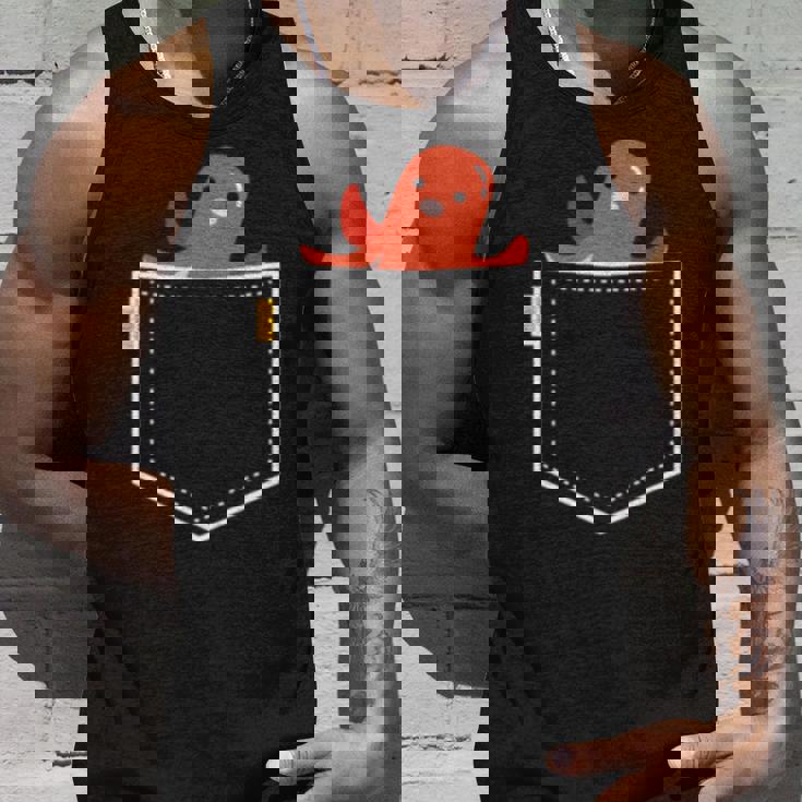 タコ ウインナー タコ 勝者 食べ物 イラスト ポケット デザイン かわいい 面白い 長袖tシャツ タンクトップ 彼への贈り物