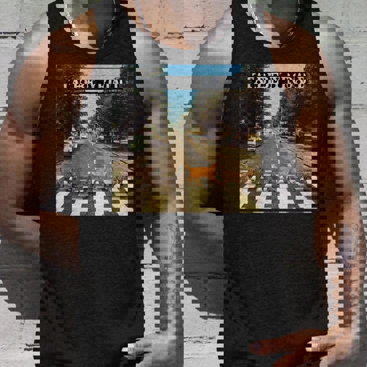 タビーロードクールタビーキャッツクロッシング タンクトップ 彼への贈り物