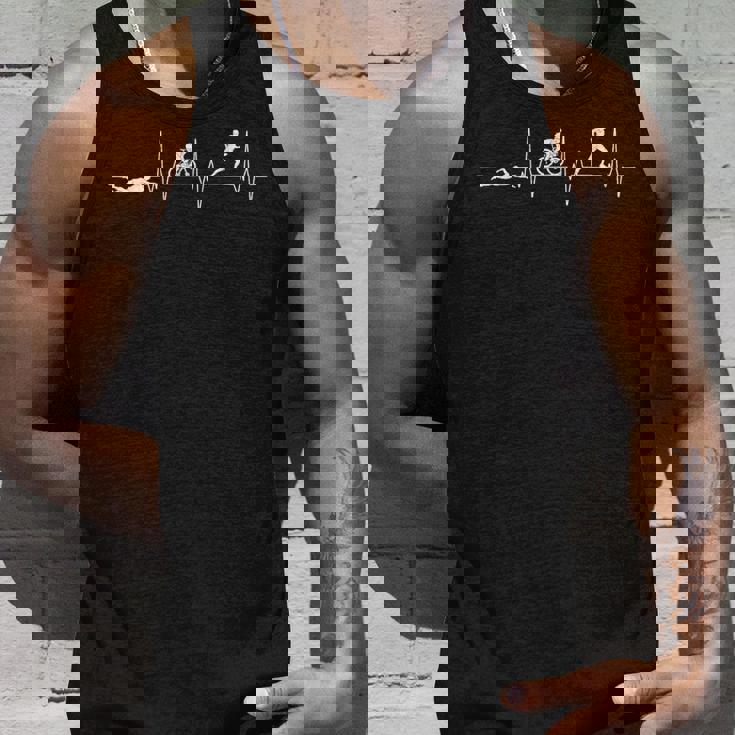 トライアスロン ハートビート – Love Triathlon wim Bike Run タンクトップ 彼への贈り物