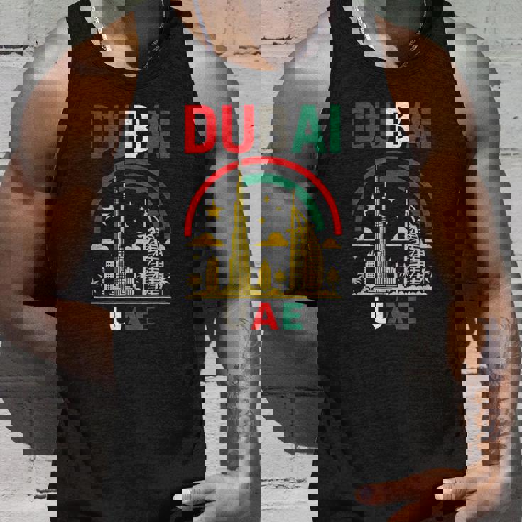 ドバイuaeスカイラインデザイン – ブルジュハリファとヤシの木 タンクトップ 彼への贈り物