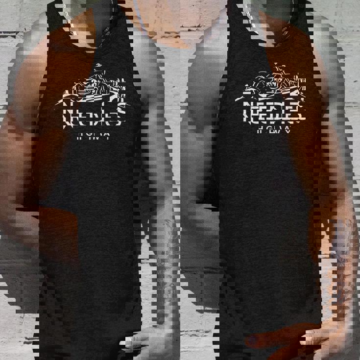 ニードルズ・ハイウェイ・サウスダコタ・モーターサイクル タンクトップ 彼への贈り物