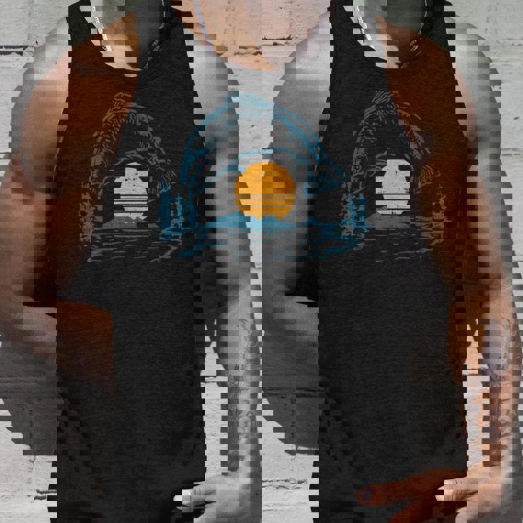 バスフィッシュ サンセットムーン ヴィンテージ 釣り フィッシャーマン アングラー ギフト タンクトップ 彼への贈り物