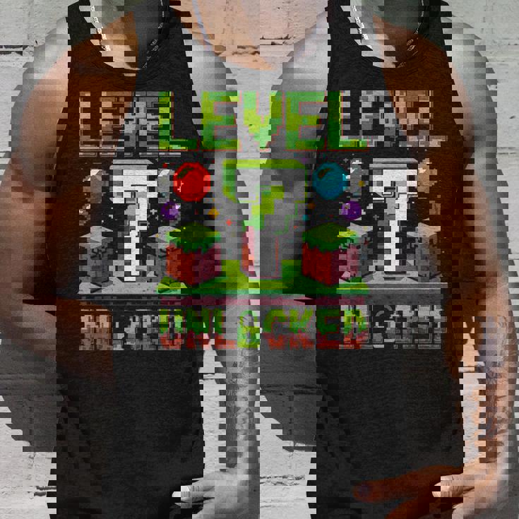 バースデーボーイシャツ レベル7 ロック解除 7歳の誕生日 男の子 タンクトップ 彼への贈り物