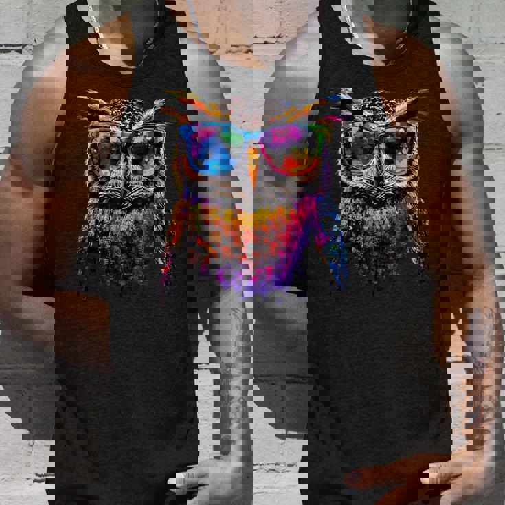 フクロウ カラフル レインボーカラー ポップアート フクロウ フクロウ かわいい フクロウ タンクトップ 彼への贈り物