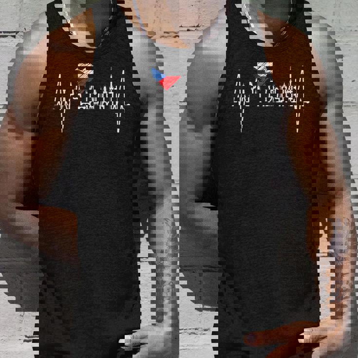 プラハのスカイライン ハートビート チェコ共和国 プラハ大好きi Love Prague Praha タンクトップ 彼への贈り物