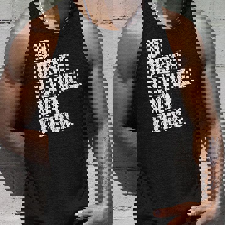 レオは他の人とうまく遊ばない 面白い皮肉 長袖tシャツ タンクトップ 彼への贈り物