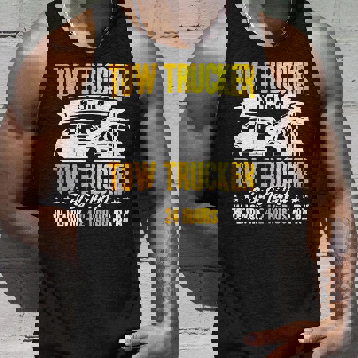 レッカートライバー レッカーは1日24時間作業します。 長袖tシャツ タンクトップ 彼への贈り物