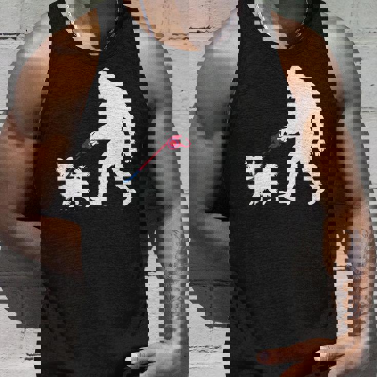 レトロ ビッグフット ウォーキング パピヨン 犬 面白い サスカッチ 長袖tシャツ タンクトップ 彼への贈り物