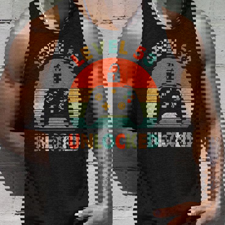 レベル53アンロック ヴィンテージ 53歳の誕生日ゲーマー 面白いゲーム タンクトップ 彼への贈り物