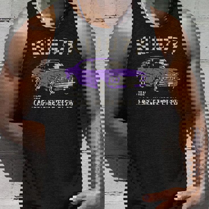 喜寿祝い 車好き お父さん 男性 クラシックカー 77歳 Classic Never Gets Old 長袖tシャツ タンクトップ 彼への贈り物