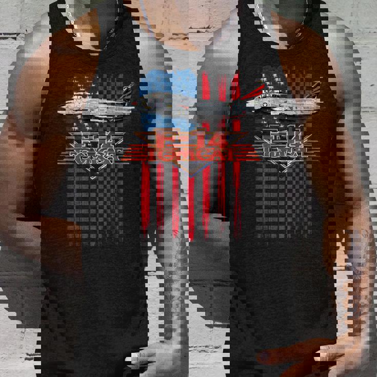 愛国的な海軍 F-14 トムキャットとアメリカ国旗 タンクトップ 彼への贈り物