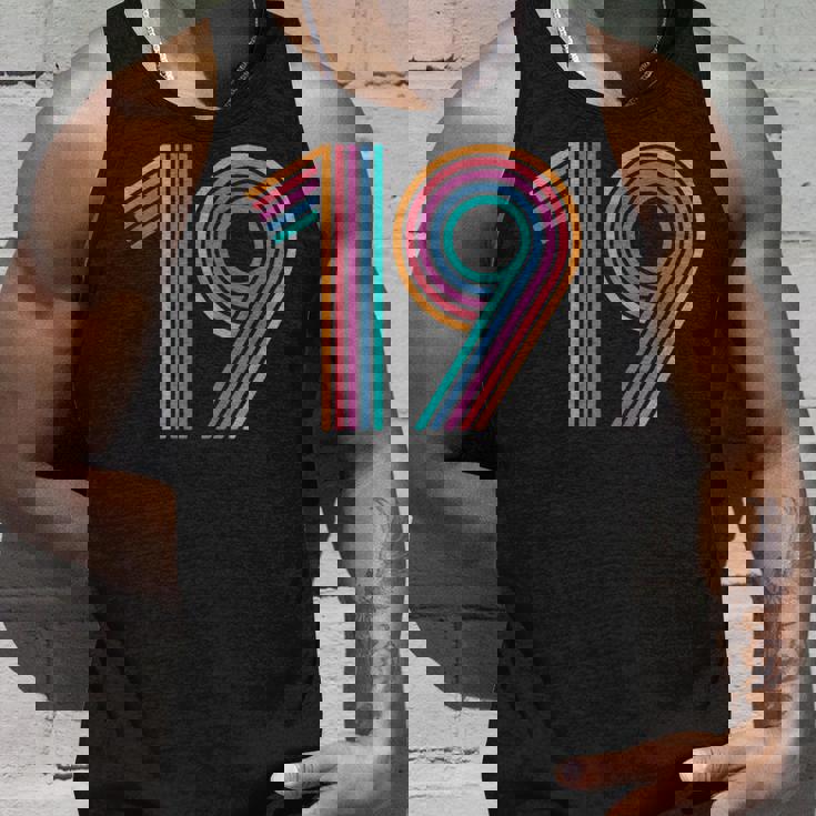 数字 19 19周年記念 19歳の誕生日 タンクトップ 彼への贈り物