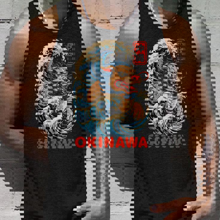 沖縄シーサー 日本漢字 ライオン レトロ アニメ 日本 お土産 タンクトップ 彼への贈り物