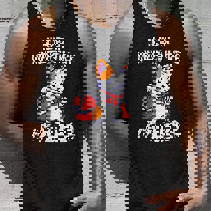 猫に言わせると、Don't Underestimate My Pawer Pun Cat（私の肉球を甘く見ないで）。 タンクトップ 彼への贈り物