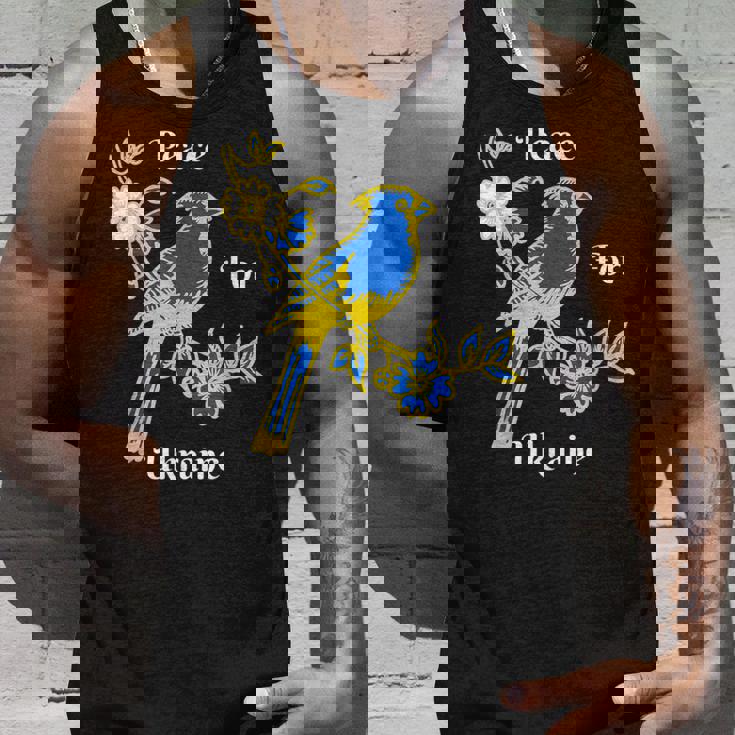 私はウクライナの旗と共に立つ ウクライナを支持する タンクトップ 彼への贈り物