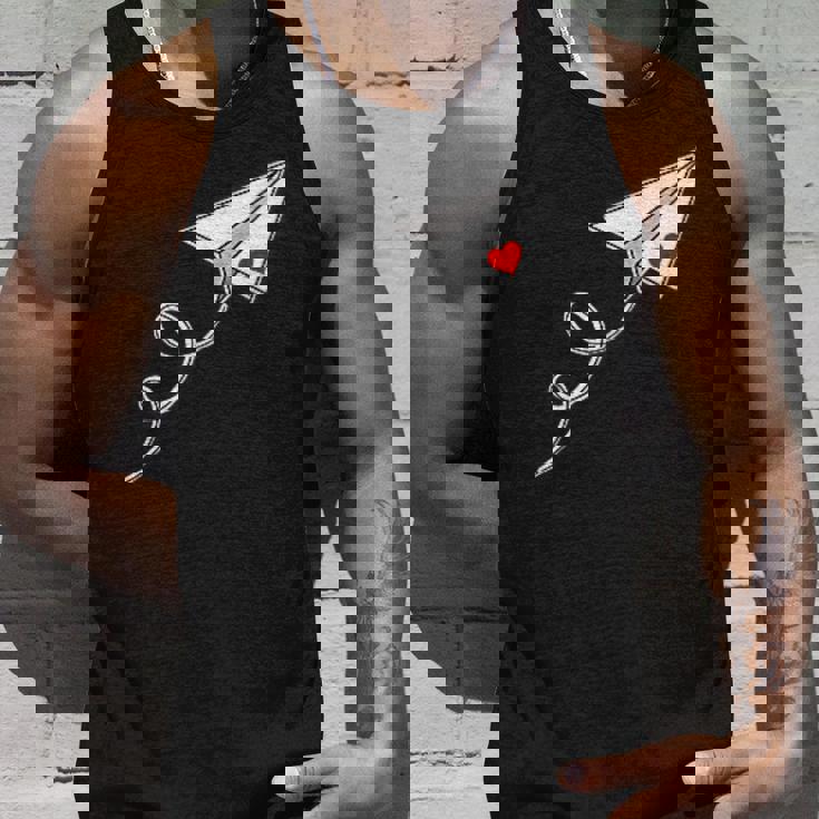 赤いハートの紙飛行機、紙飛行機のメッセージ タンクトップ 彼への贈り物