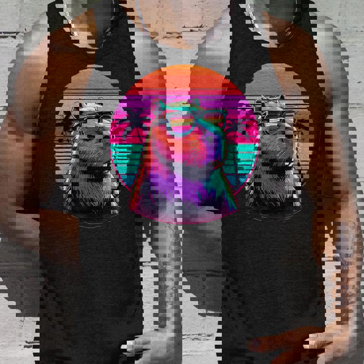 面白いカピバラ ヴィンテージ げっ歯類 レトロ ヴェイパーウェーブ 美的ゴス タンクトップ 彼への贈り物