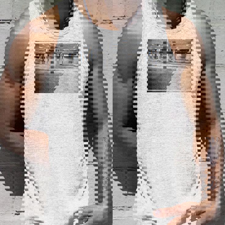 Liminalpaces バックプリントaporwave バックルーム パステルゴス タンクトップ 彼への贈り物