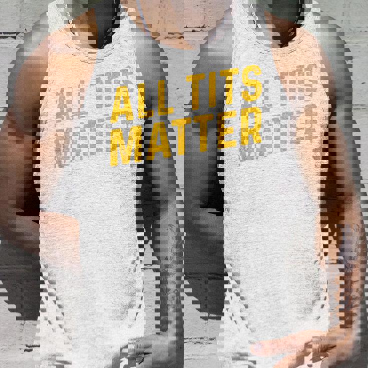 すべてのおっぱいは重要 タンクトップ 彼への贈り物