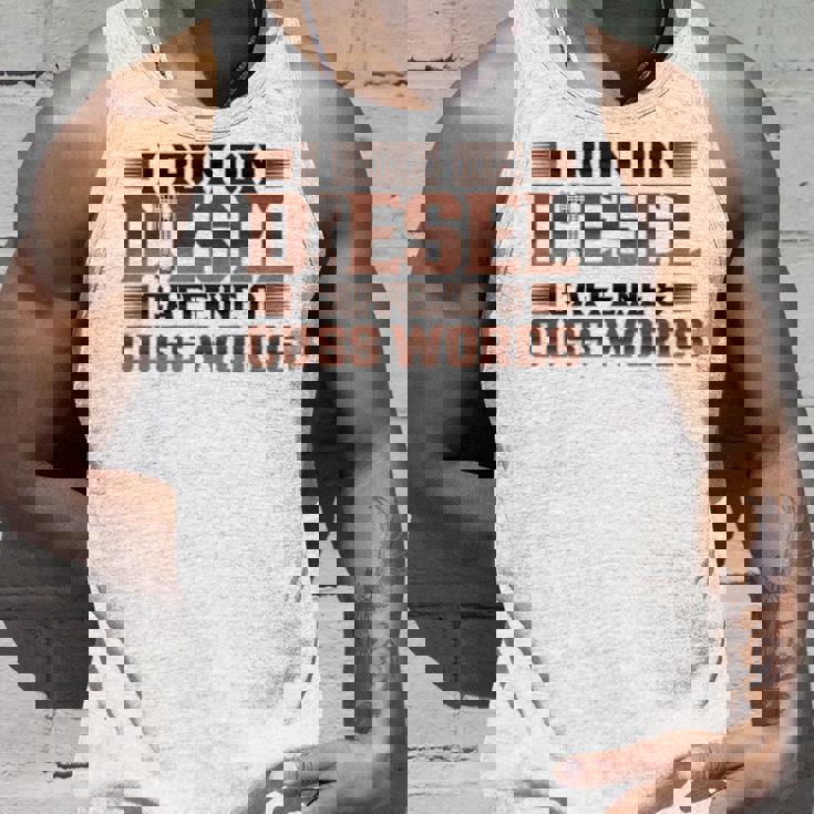 ディーゼルカフェインで走るトラック運転手 長袖tシャツ タンクトップ 彼への贈り物