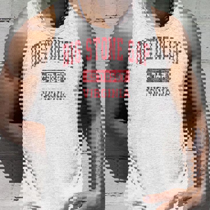 ビッグストーンギャップ バージニアバージニアva ヴィンテージスポーツデザイン レッドデザイン タンクトップ 彼への贈り物