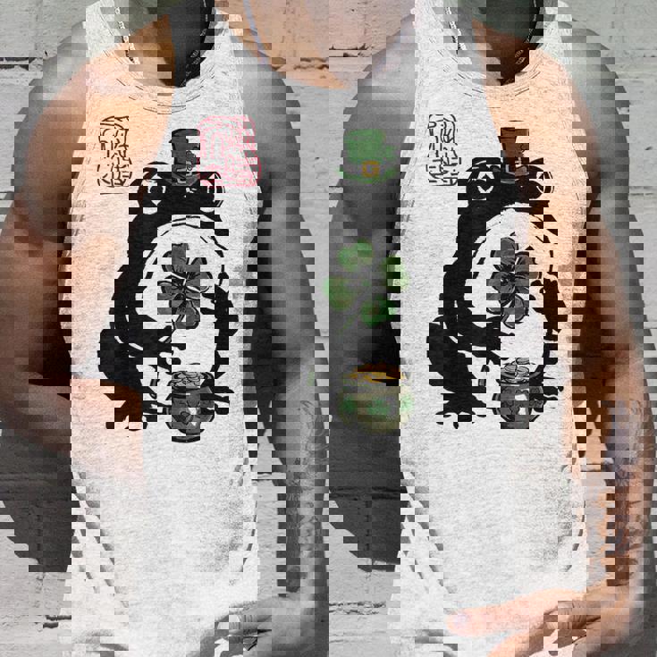 不機嫌そうなカエル 面白い 聖パトリックデー クローバーリーフ アニメ 日本語 タンクトップ 彼への贈り物