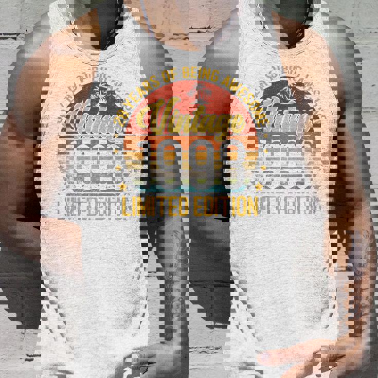 裏面 ヴィンテージ 28 誕生日 デコレーション メンズ 28歳 1998 28歳 タンクトップ 彼への贈り物