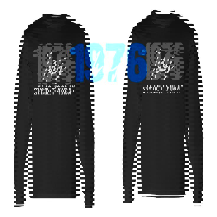 1976 誕生日 五十路祝い 50歳 大人の節目 クールでシンプルな数字デザイン 長袖Tシャツ