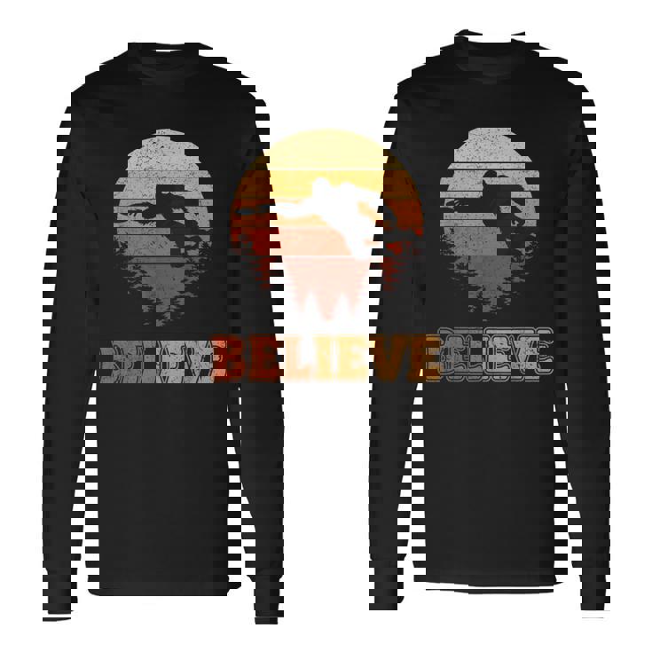 Bigfoot Believe Disc Golf Retro Sunset Vintage Flying Disc Long Sleeve T-Shirt