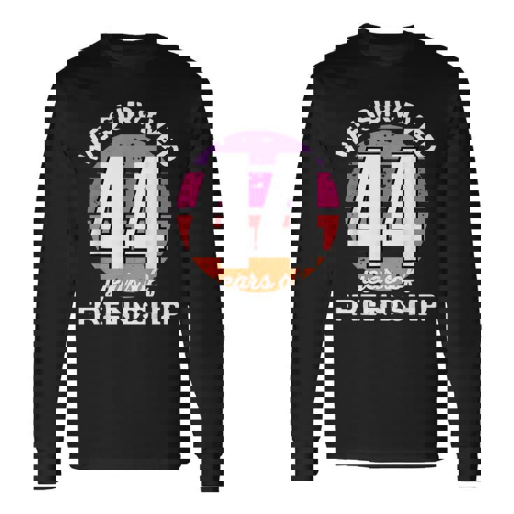 Celebrating 44 Years Of Friendship 面白いグループマッチング 長袖Tシャツ