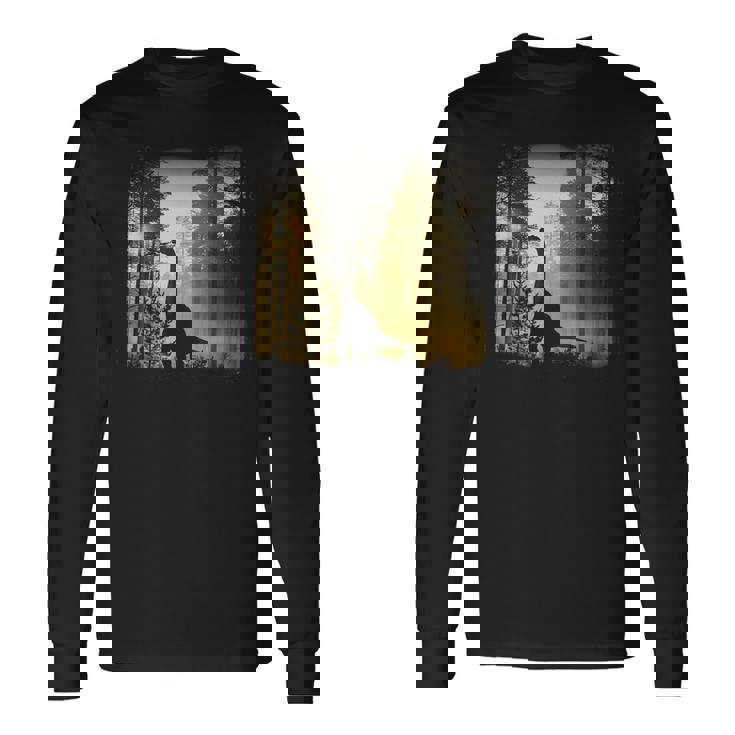 夜明けの竜脚類恐竜の森 リアルなグラフィックデザイン 長袖Tシャツ